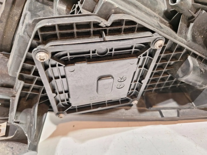 фото №13, Лампа перед левая 260609857r renault kadjar led