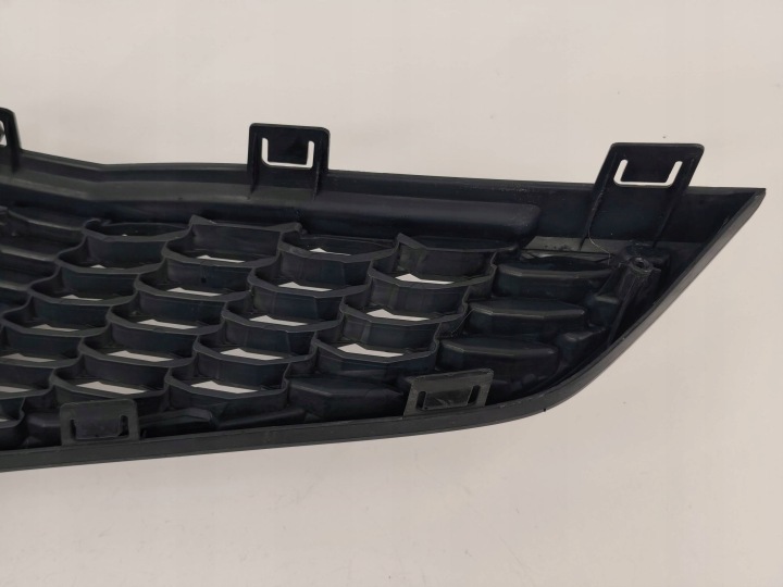 фото №7, Решётка решётка перед honda jazz ii рестайлинг oem номер 71121-tf0-00 71121tf000