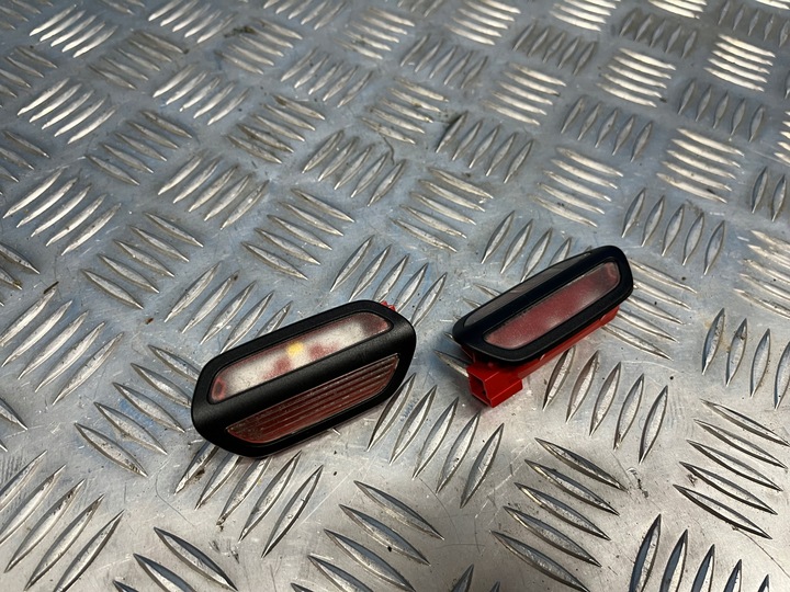 фото №1, Mercedes w222 лампа led оббивка двері