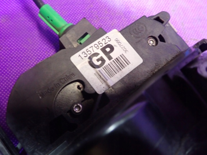 фото №7, Opel adam hb 3d 12-20 замок перед праве 13579523 eu 4 pin