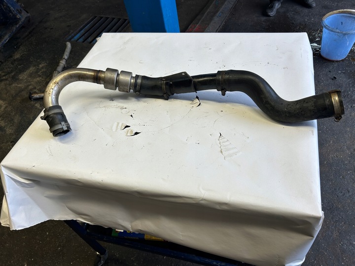 фото №2, Ford focus mk3 c-max mk2 1,6 шланг інтеркулер