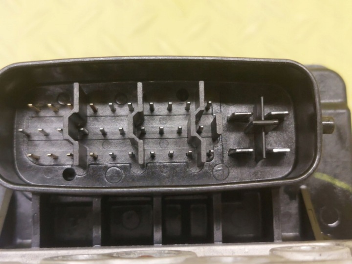 фото №7, Toyota corolla verso 2.0 d4d блок керування abs 4451013070