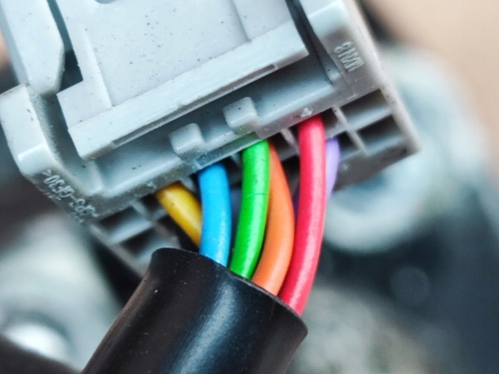 фото №12, Ford kuga mk1 2.0 tdci дзеркало праві 58 пошкоджені 9 контактів електричні