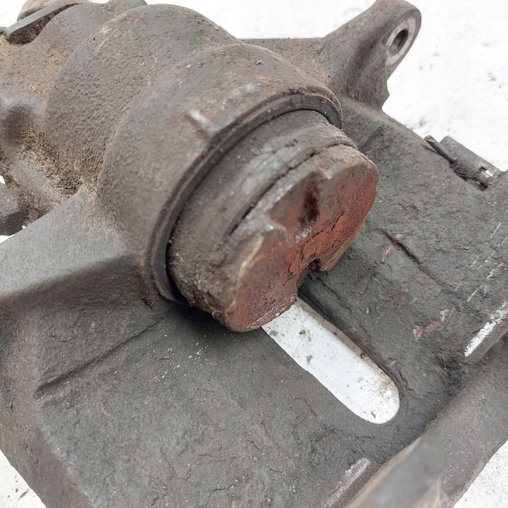 фото №10, Citroen c5 універсал супорт гальмівний лівий перед bosch чавунний