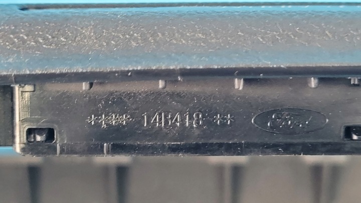 фото №9, Ford kuga mk3 iii 21r вкладка рамка туннеля среднего lv4b-s045k12-a