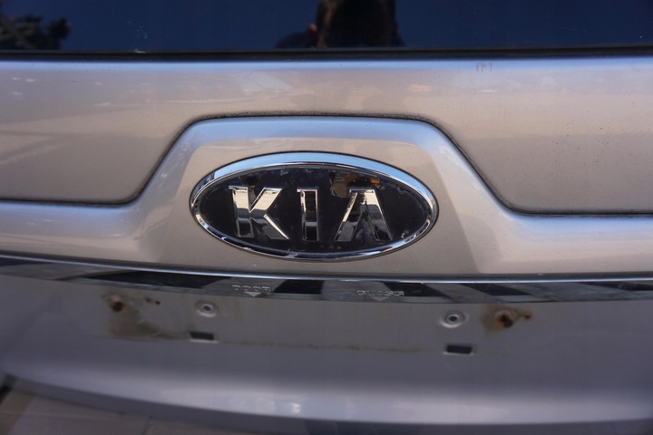 фото №9, Kia sportage ii je рестайлинг крышка багажника стекло 9s серебряная 2009год