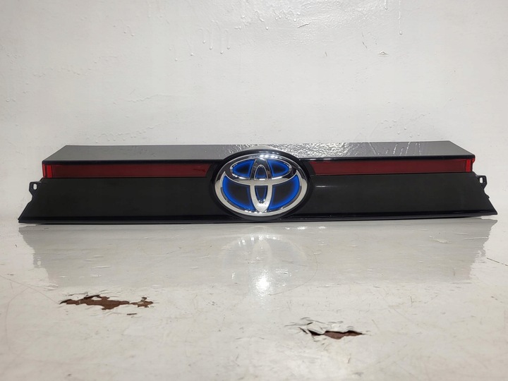 фото №1, Toyota yaris cross планка освещение зад номерного знака 76801-0d760