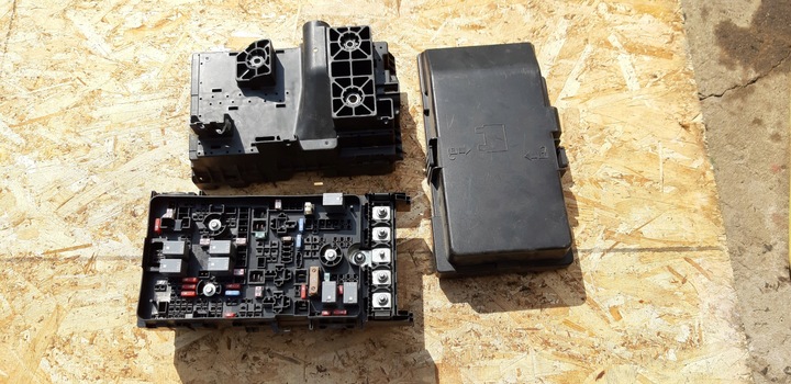 фото №1, Корпус коробка запобіжників jeep cherokee 13-18