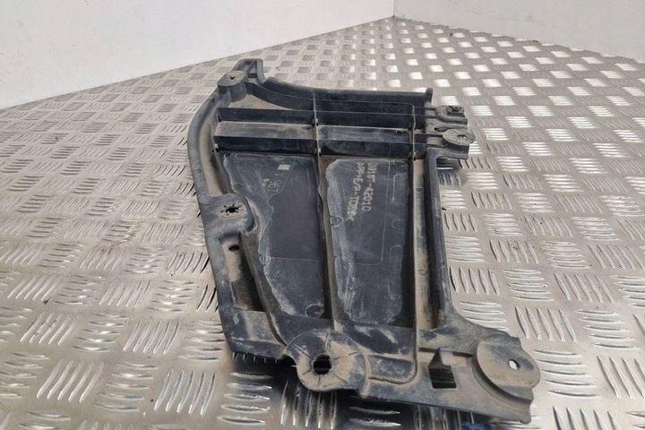 фото №8, Задняя средняя защита шасси toyota 5816742010 2.5l 2022