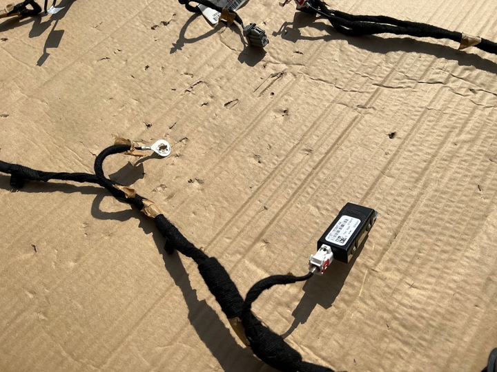 фото №10, Ford fiesta mk8 жгут установка крышки багажника