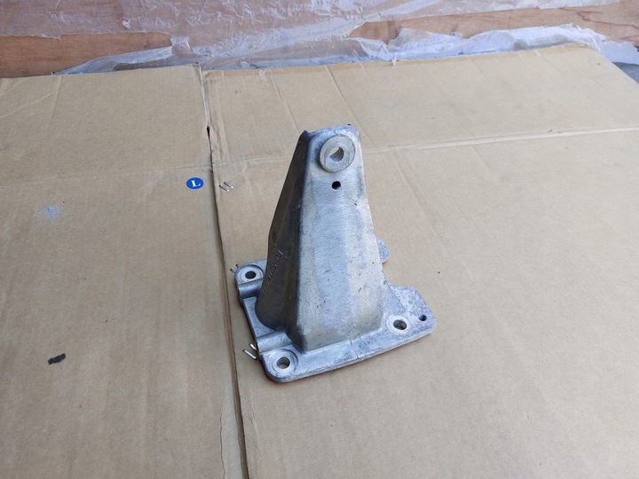 фото №1, Лапи двигуна aston martin vantage 4.7 v8 17r bg33-7m125-cb