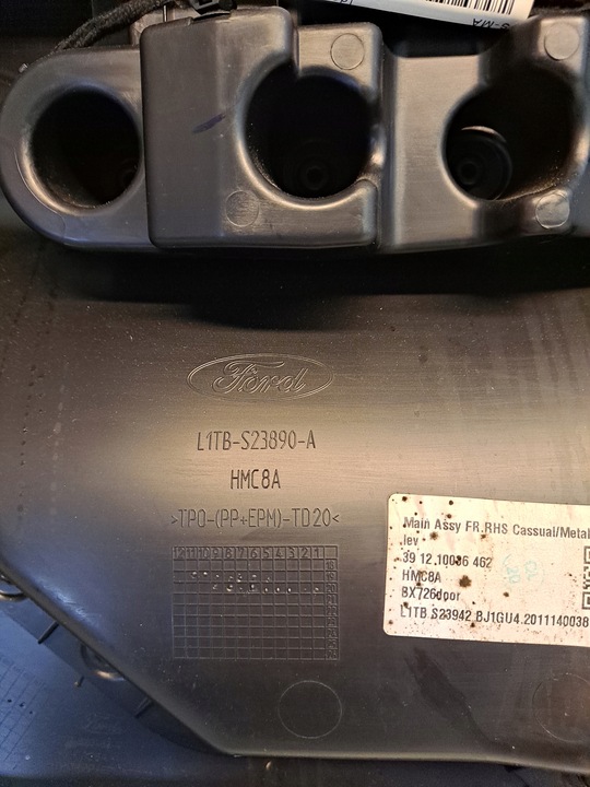 фото №9, Обивка боковина правые перед переднее ford puma ii mk2