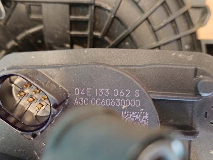 фото №14, Vw t-roc рестайлинг 1.5 tsi 110kw 2025 r коллектор всасывающий радиатор 05e129709s