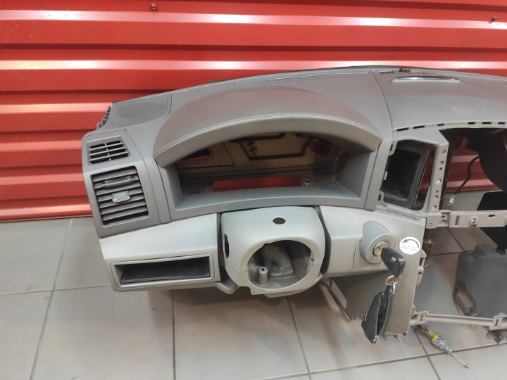 фото №10, Jeep grand cherokee wk wh торпедо роздавальна капот консоль подушка європа