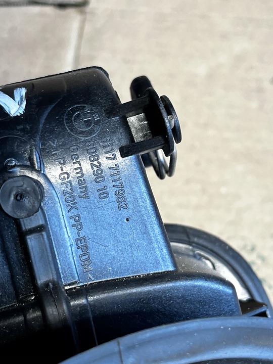 фото №5, 1 bmw e92 купе кришка заливання пального 7117982 чорний sapphire met