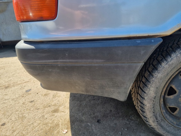 фото №8, Audi 80 b3 86-91 1987 r. sedan задній бампер