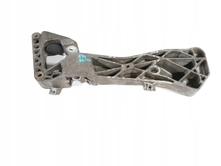 фото №8, Лапи кронштейн коробки коробки передач механічна коробка передач bmw e90 e91 e92 6769281