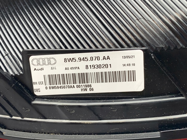 фото №15, Audi a4 8w 2021 рестайлинг лампы led зад комплект uk 8w5945069aa 8w5945070aa 32 km