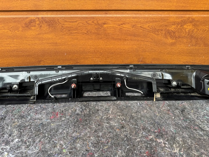 фото №13, Vw passat b9 3j0 універсал r-line лампа задня зад накладка w кришка багажника 3j0945307