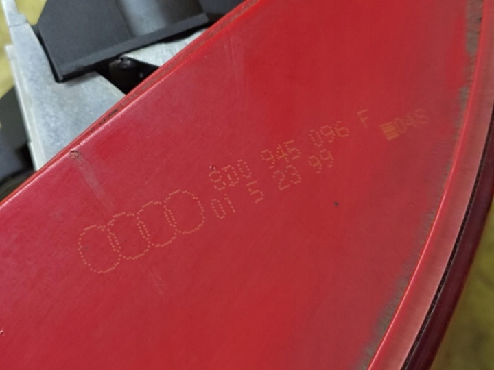 фото №11, Audi a4 b5 рестайлинг фара правое зад 8d0945096f