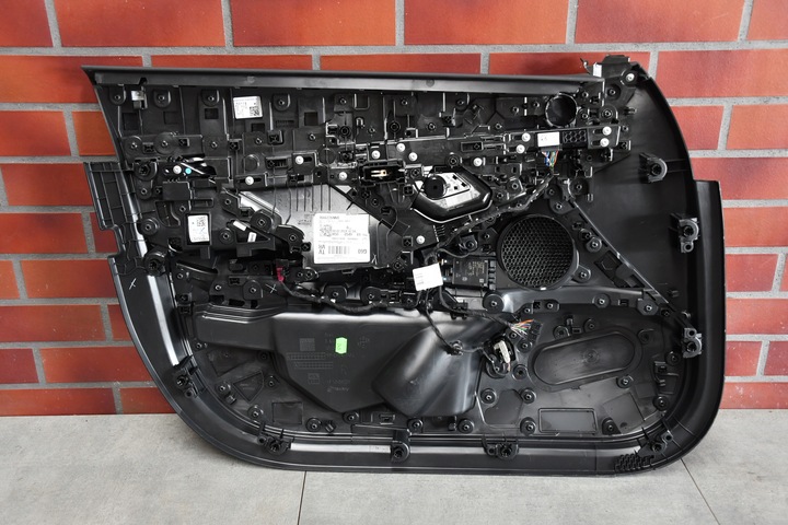 фото №12, Оббивка двері правий перед боковина двері bmw 5 g60 g61