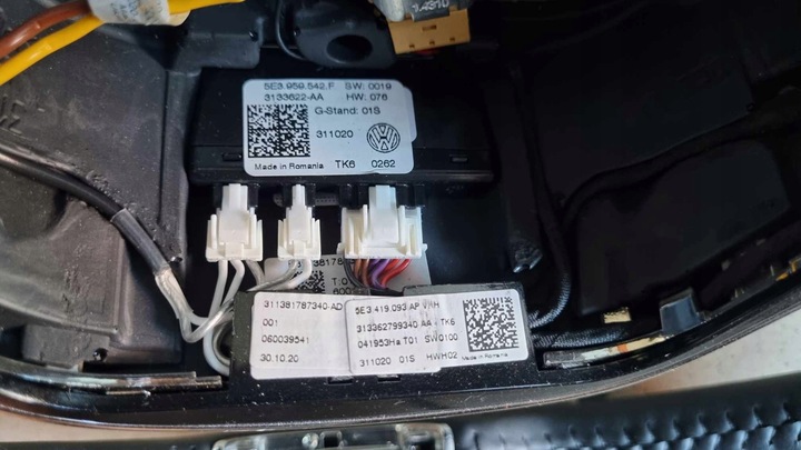 фото №8, Кермо шкіра з підігрівом пелюстки skoda octavia iv