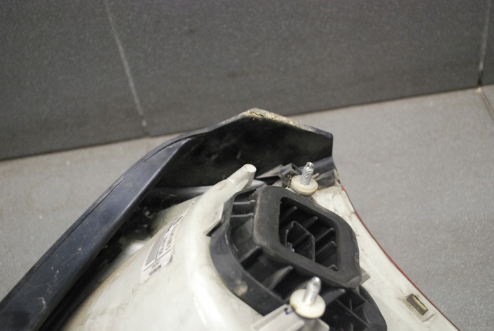 фото №12, Лампа левый зад vw golf v 1k6945095q