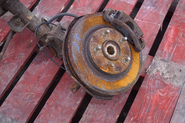 фото №5, Поворотный кулак амортизатор правые перед nissan juke f15 1.5 dci