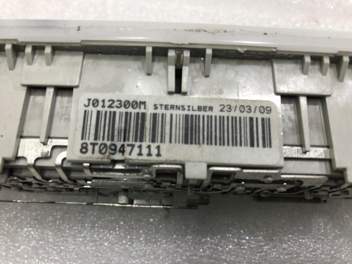 фото №6, Лампа потолок audi a5 8t 07-16 8t0947111