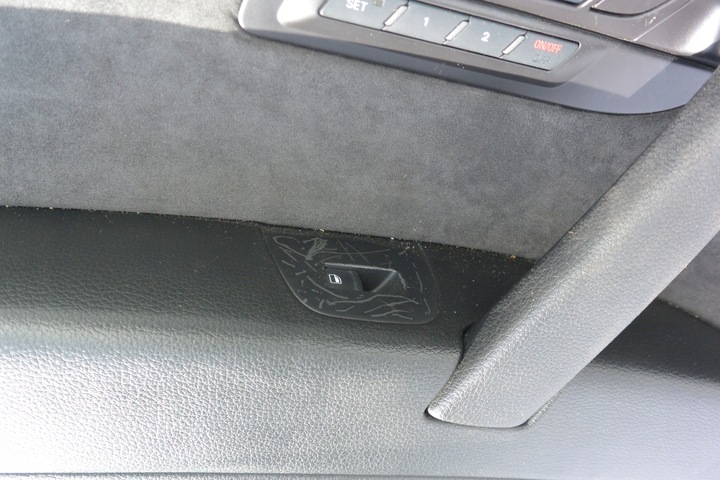 фото №9, Боковина дверь kpl кожа bose audi q7 4l uk