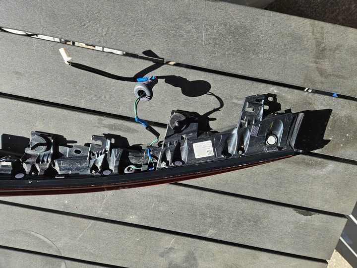 фото №11, Toyota prius xw50 задняя крышка задняя свет led 81006-47041