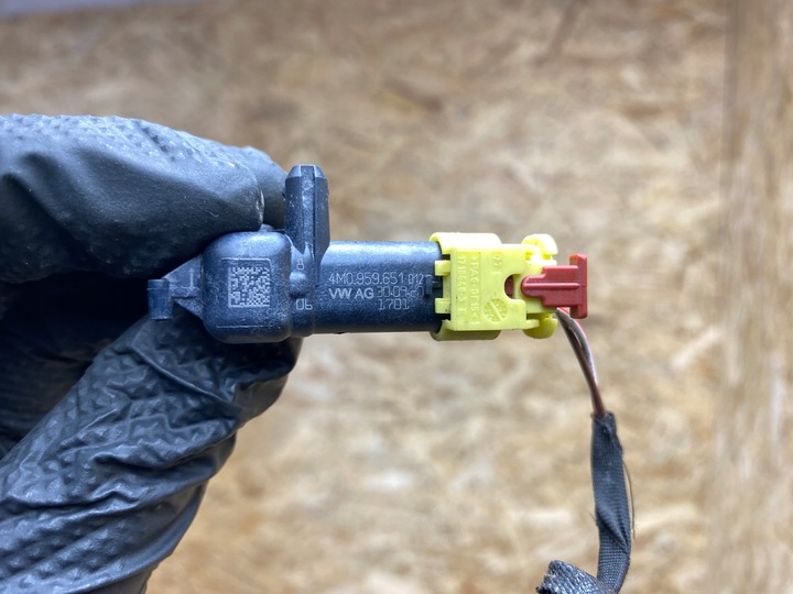 фото №9, Датчик удара штекер audi a4 b9 a6 c8 q7 4m 4m0959651