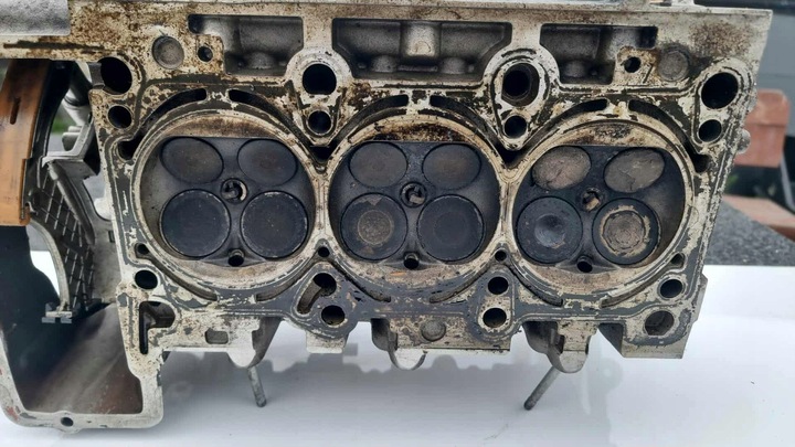 фото №8, Головка права вали кришка audi a6 c6 3,2 06e103374b