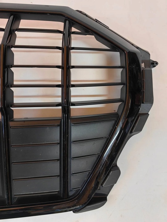 фото №7, Audi q3 83a чёрный - решётка радиатора, решётка сцепление рекомендую