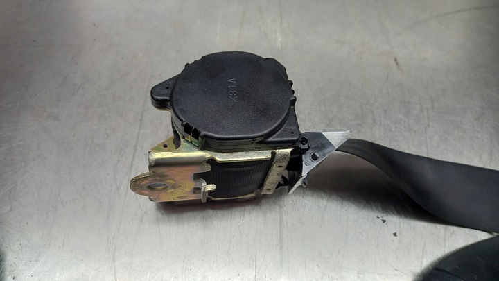 фото №2, Pas безопасности левый зад volkswagen golf iv 1.6b 99r 1j6857805