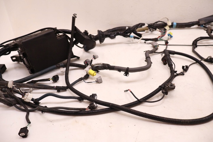 фото №14, Toyota rav4 iv 2.5 гибрид установка камеры двигателя