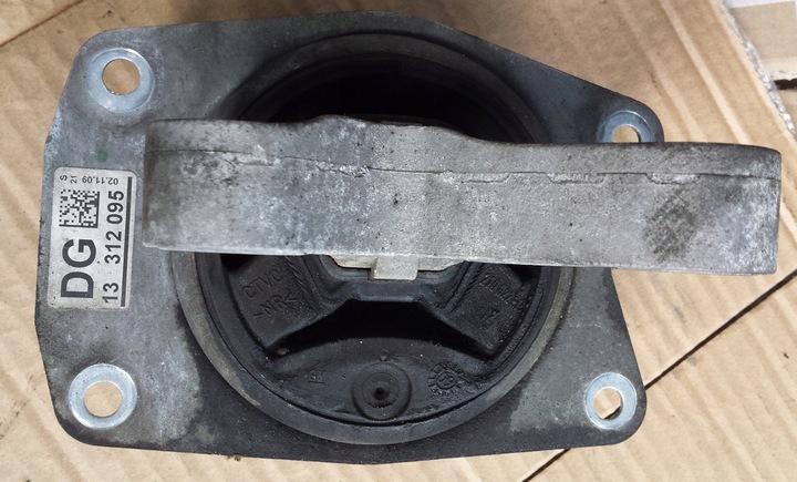 фото №1, Opel insignia лапи подушка двигуна 13312095