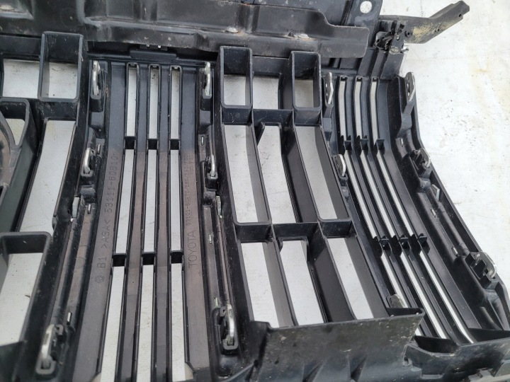 фото №16, Toyota land cruiser j150 решётка решётка 53101-60e70