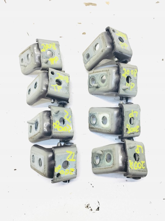 фото №1, Петлі двері лівий lub праві перед комплект peugeot 2008