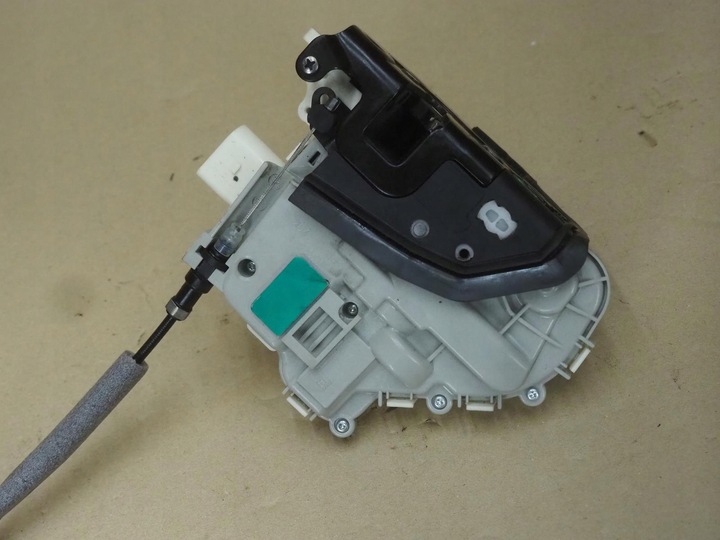 фото №15, Замок дверь левый перед 8x1837015a audi a1 8x европа