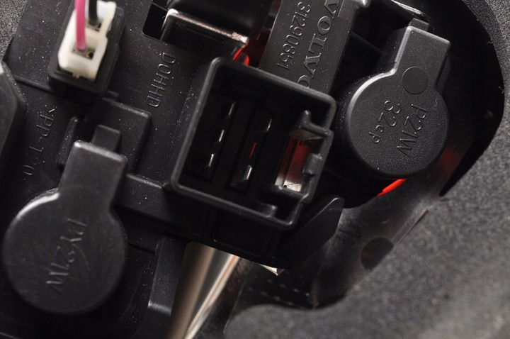 фото №11, Volvo v40 ii лампа левая задняя левый зад 31395844