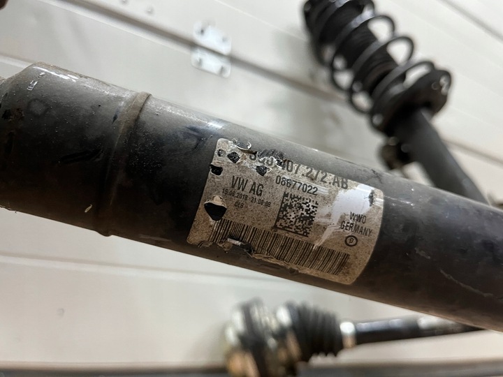 фото №7, Амортизатор vw caddy 2k5 поворотный кулак полуось рычаг правые правая поворотный кулак