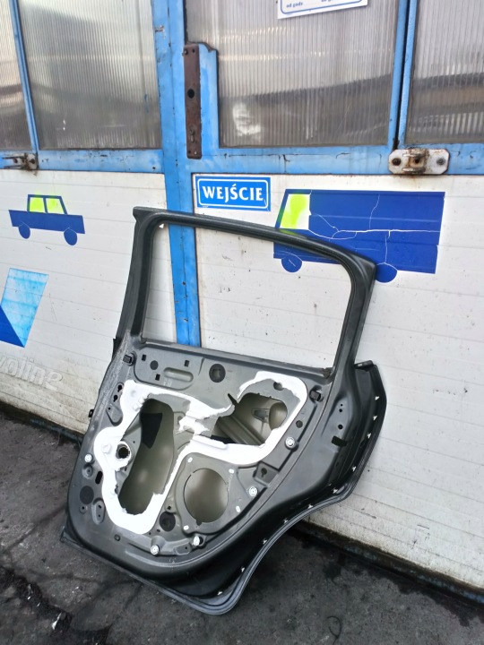 фото №6, Citroen c3 iii 17 рік двері праві зад корпус піддону
