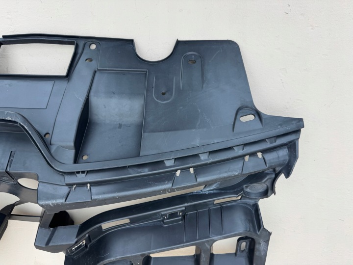фото №11, Renault megane iii 3 рестайлинг 13r- каркас усилитель решётка перед 620367995r