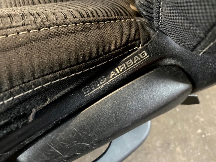 фото №6, Подголовник диван задняя зад 1,5 кабины лавка спинка toyota hilux 8 viii 15-