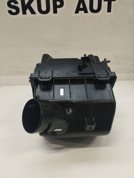 фото №9, Toyota yaris 4 iv gr корпус фільтра повітря 17812-24020