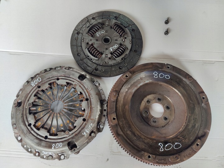 фото №1, Peugeot 1.6hdi колесо маховики 9686253980 диск притиск 800