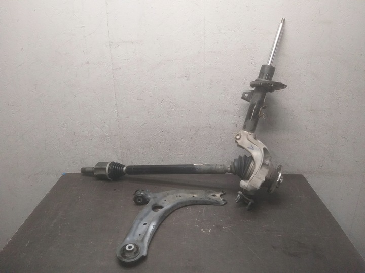 фото №1, Полуось правая поворотный кулак рычаг audi vw seat skoda 5wa 5wa407258c 3q0407272ce