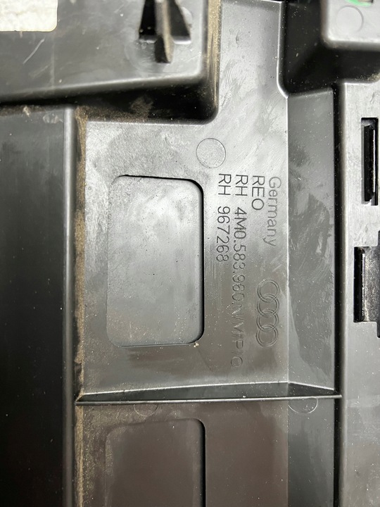 фото №12, Audi q7 ii 4m рестайлінг 2019 - планка двері передніх перед правий 4m0853960