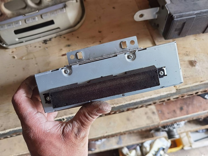 фото №1, Volvo c30 2010 панель / радиопроигрыватель cd/dvd/gps